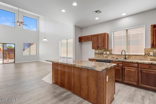 Building Photo - 15441 W Shangri La Rd