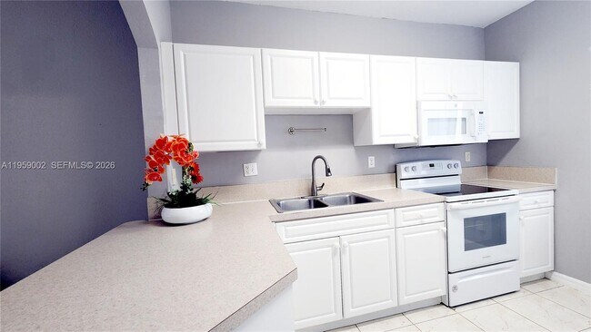 Building Photo - 741 SE 2nd St