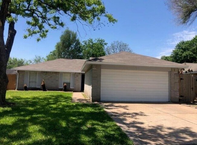 Building Photo - 1811 Crosscoach Ln