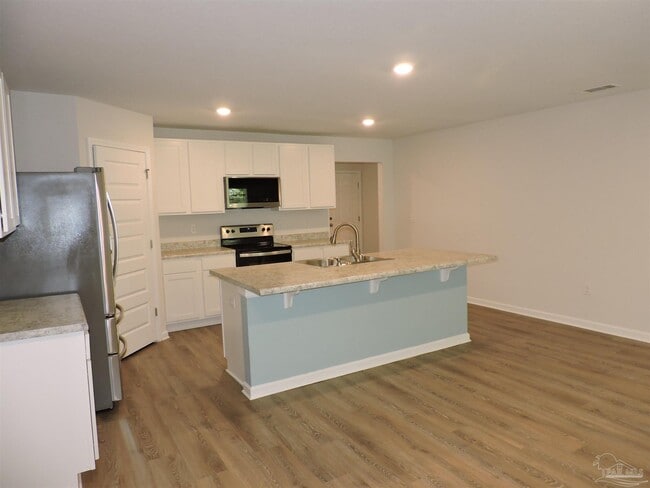 Building Photo - 5427 Peach Dr