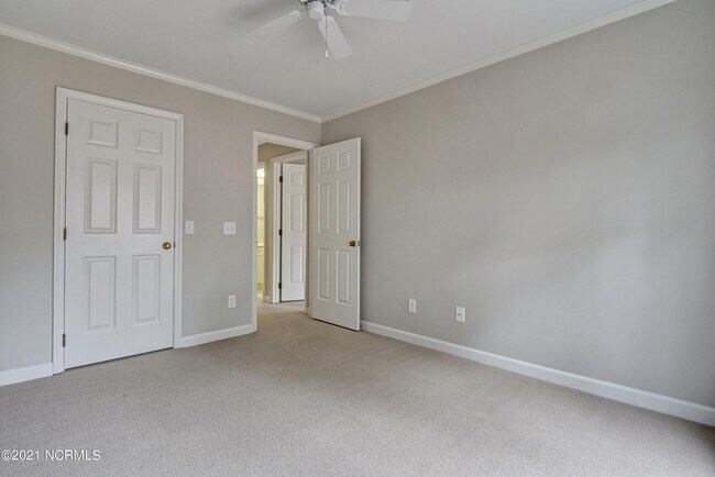 Building Photo - 8333 Bald Eagle Ln