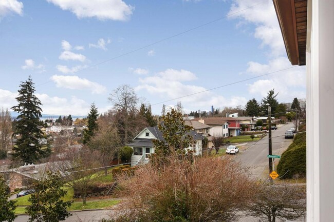 Building Photo - North Beacon Hill House - 2 bedrooms