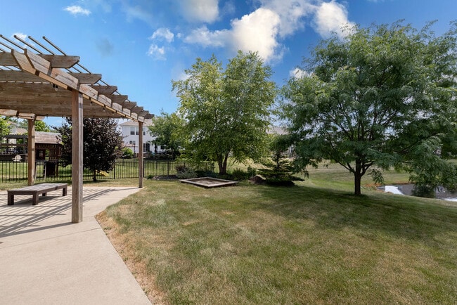 Building Photo - 8965 Snowberry Court