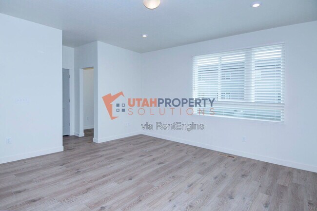 Building Photo - 1008 W 430 S