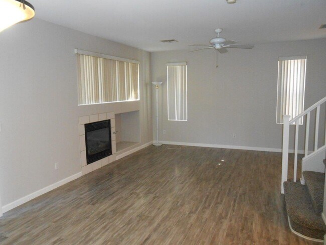 Building Photo - Spacious Home 2 Story Home in Black Mountain