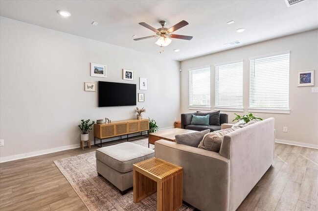 Building Photo - 17103 Crane Fly Dr