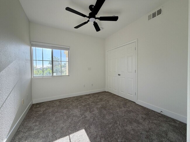 Building Photo - 833 Aspen Peak Loop