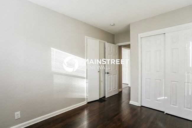 Building Photo - 3 Bedroom Pet-Friendly Home in KANSAS CITY...