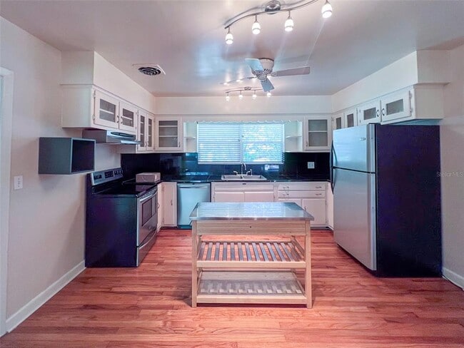 Building Photo - 1516 NW 14th Ave