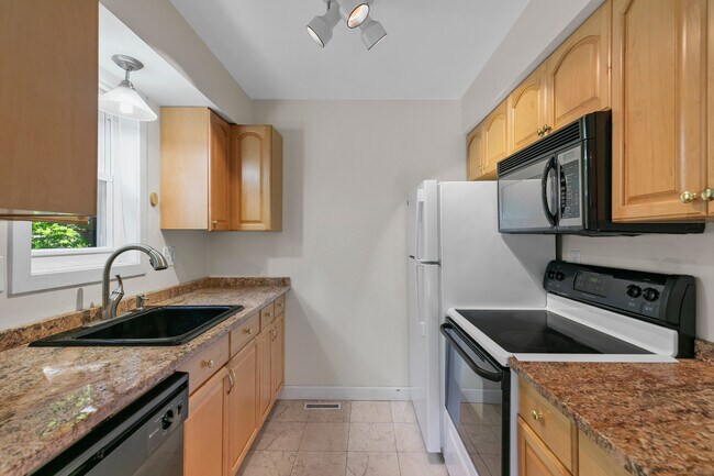 Building Photo - 58 Edgewood Ave