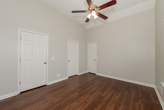 Building Photo - 125 Firelight Ct