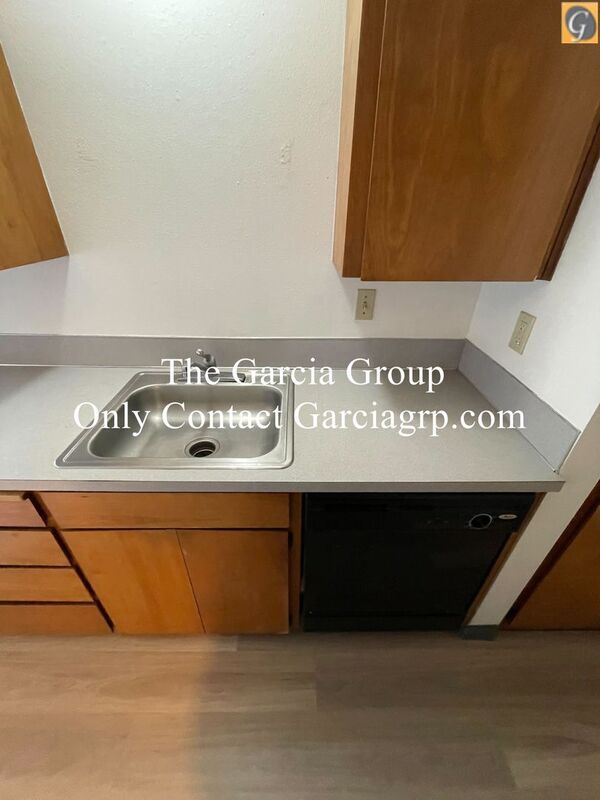 Building Photo - 3712 S Kelly Ave