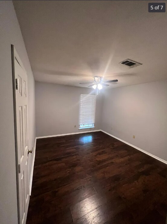 Building Photo - 26 Meadowoods Pl
