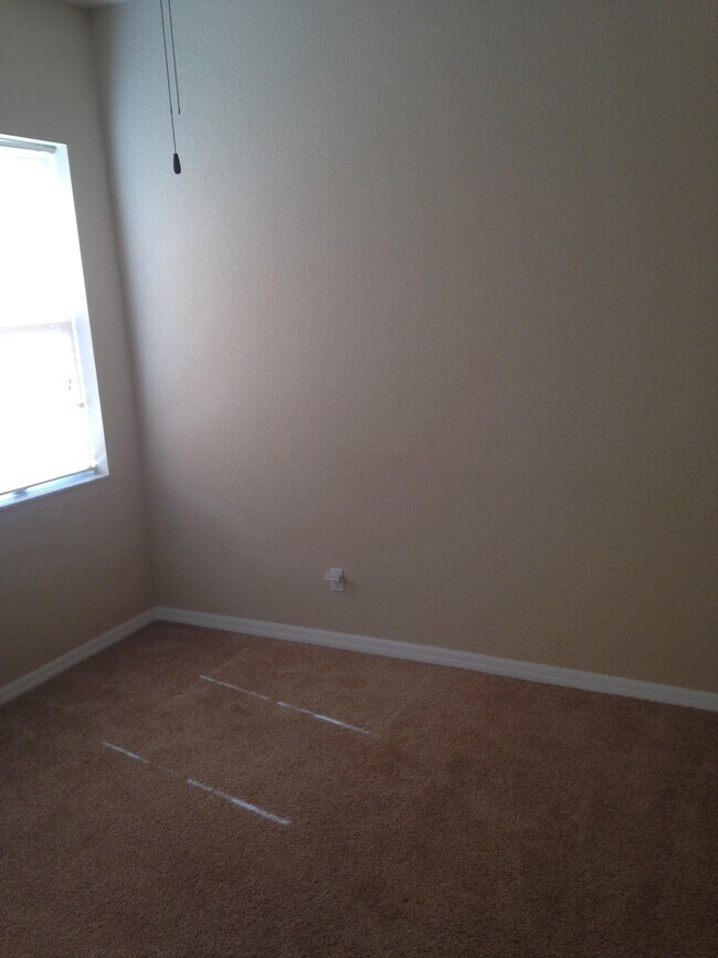 Building Photo - 5590 53rd Ave