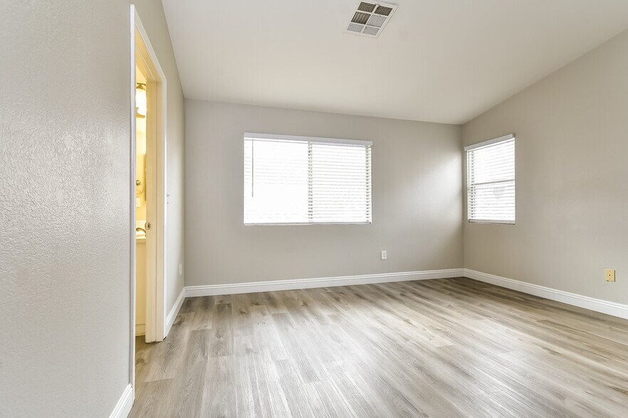 Building Photo - 3705 Iverson Ln