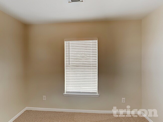 Building Photo - 21147 Sprouse Cir