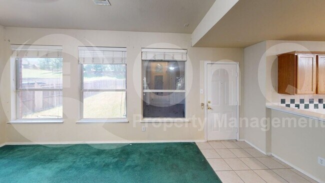 Building Photo - 2210 Elm Falls Pl