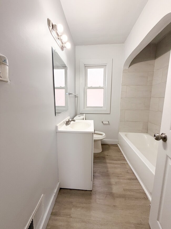 Building Photo - 15327 Cheyenne St