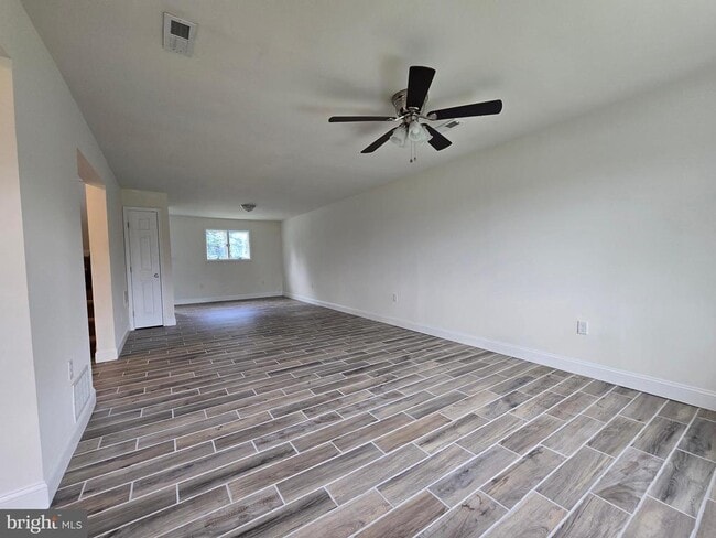 Building Photo - 490 Duck Creek Rd