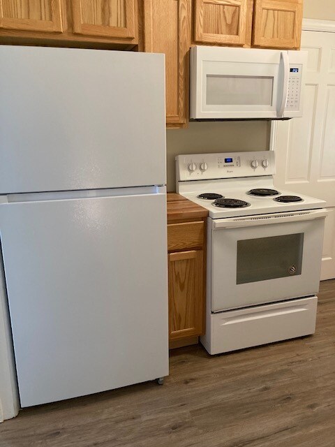 Building Photo - 115 W 13th St