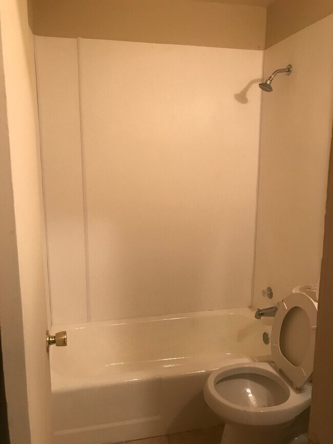 Building Photo - 2 Bedroom House in Gastonia!!