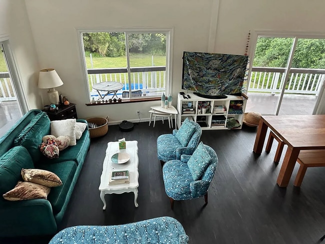 Building Photo - Haiku - on 2 acres upstairs mostly furnish...