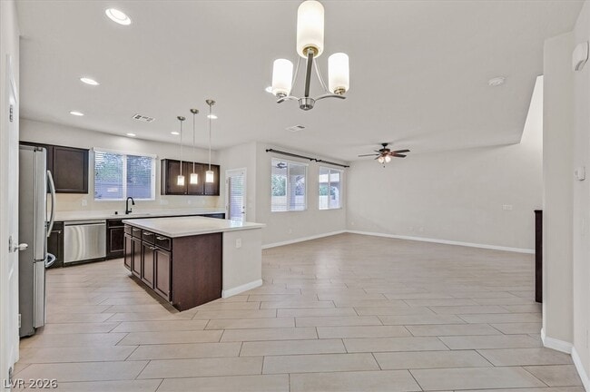 Building Photo - 719 Orchard Course Dr