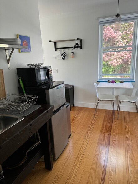 Kitchen and dining (new fridge is bigger) - 33 Atlantic St