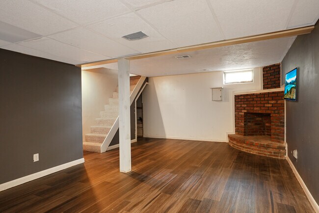 Building Photo - 30 Florence St