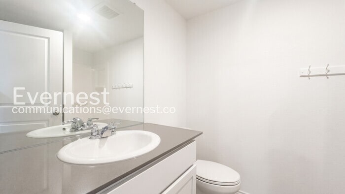 Building Photo - 7037 Elm Cv