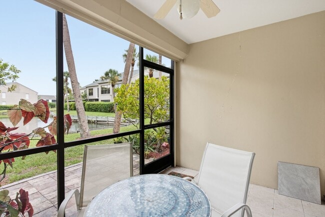 Building Photo - 2453 Egret Blvd