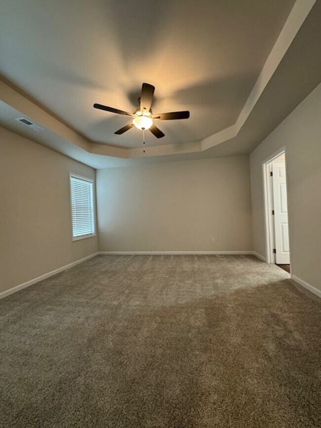 Building Photo - 111 Kendall Farms Dr