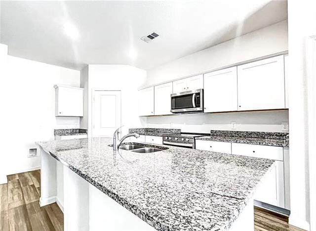 Building Photo - 1637 Escondido Dr