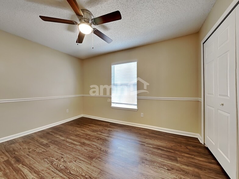 Building Photo - 334 Turtle Dove Dr