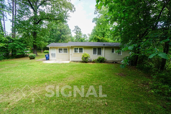 Building Photo - 1901 Buttercup Dr