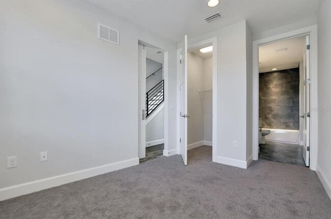 Building Photo - 401 N Oregon Ave