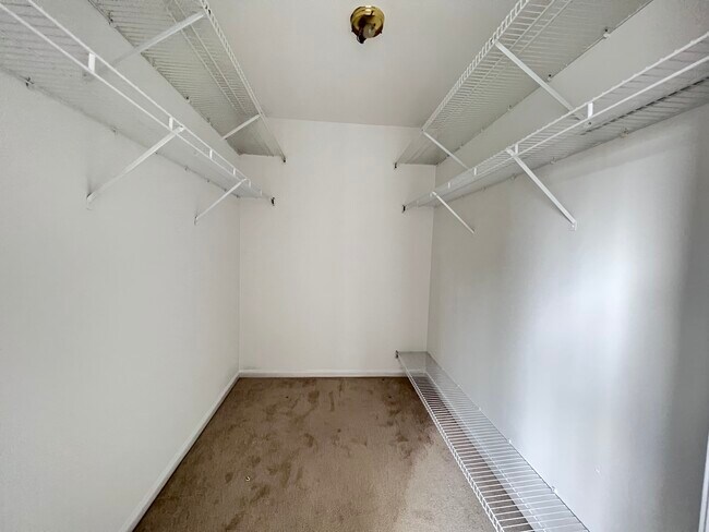 Building Photo - 1120 Mallory Ct