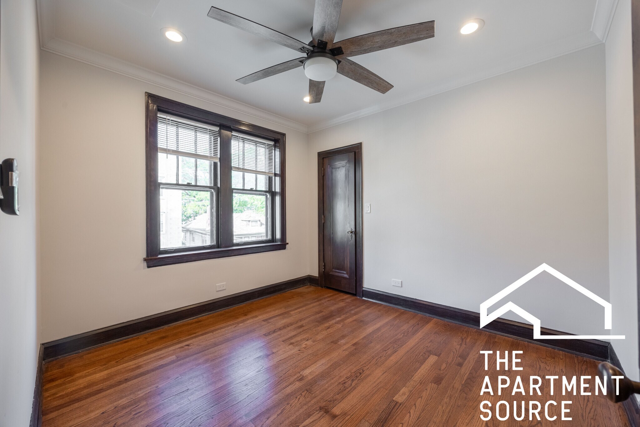 Building Photo - 6409 N Talman Ave