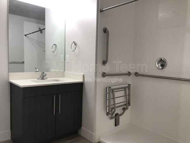 Building Photo - 2874 Kiesel Ave