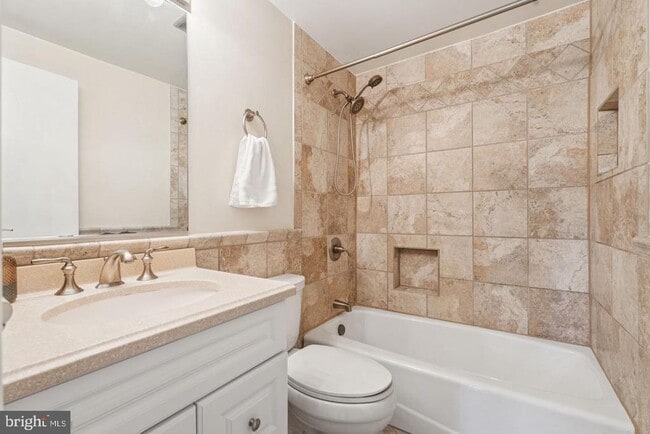 Building Photo - 33 Devon Ct