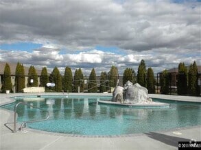 Building Photo - Large, Downstairs 2x2 Condo at Silver Cree...