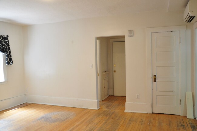 Building Photo - 1 Bedroom 1 bath Condo in Historic SLC bui...