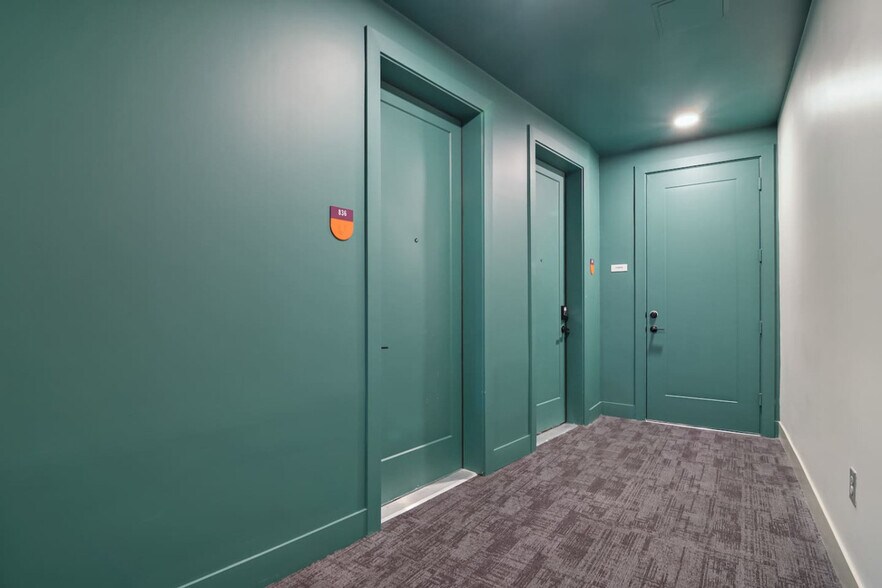 Building Photo - 701 Richmond Ave.