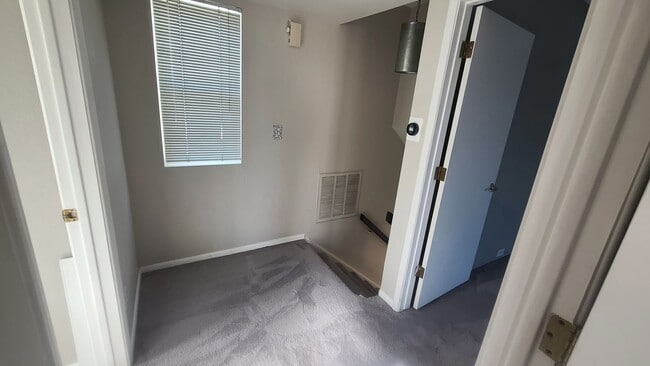 Building Photo - Pointe South Mountain 2-bedroom condo, gat...