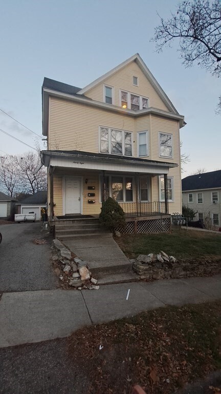 Building Photo - 98 Brookline St
