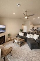 Building Photo - 827 Cheyenne Ave