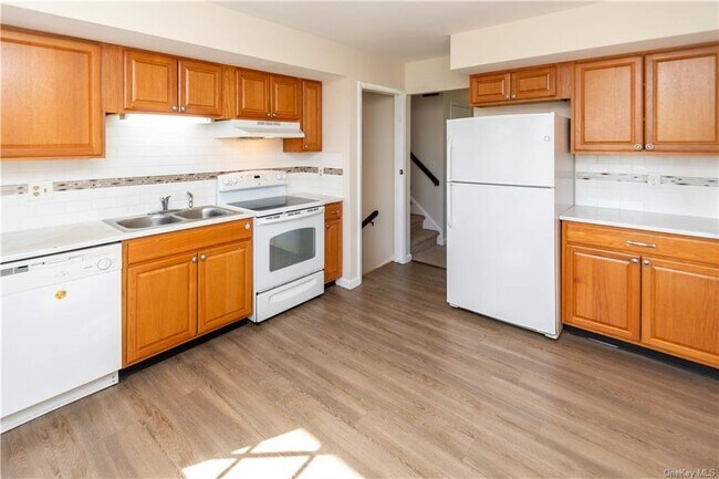 Building Photo - 8 Herman Ave