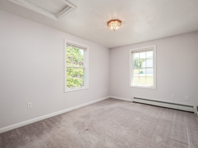 Building Photo - 90 A Loxwood St