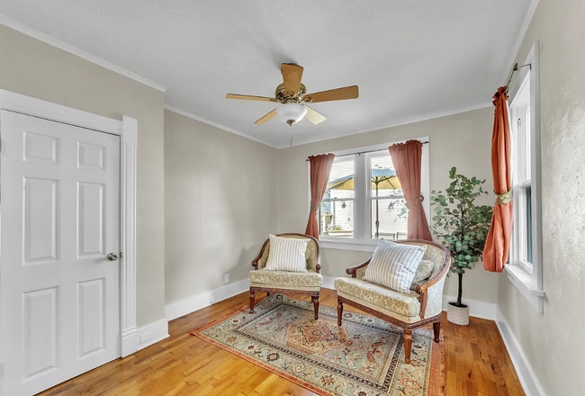 Building Photo - MOVE IN SPECIAL! 6 WEEKS RENT FREE! Beautiful 5 Bedroom Home with Lots of Natural Light!