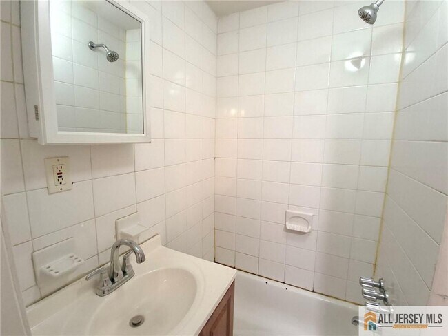 Building Photo - 27a Obert St